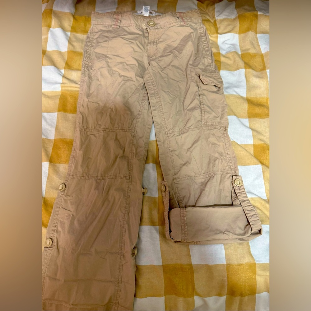 Old navy beige adjustable capri cargo pants (low rise)